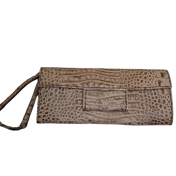 Calvin Klein Snake Skin Womens Large Wristlet Wallet - Picture 1 of 3